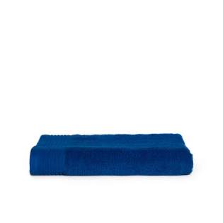 This bath towel, measuring 70 x 140 cm, is ideal to use in the bathroom to dry your body and is also good enough to take to the gym. The softness ensures that the bath towel is very user-friendly and thanks to the combed cotton, the bath towel dries quickly again. Drying has never been so nice!<br />This item from The One Towelling® brand is inspired by the beautiful colors of Cuba. Make your choice from 28 colors!