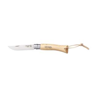 Taschenmesser der Marke Opinel. Die Klinge ist aus rostfreiem Stahl gefertigt. Der Griff aus Buchenholz ist mit einer Schutzschicht aus Lack gegen Feuchtigkeit und Schmutz versehen. 95% des Holzes stammt von französischen, nachhaltig geführten Betrieben. Am Griff ist eine Lederkordel angebracht. Geöffnet hat das Messer eine Länge von 18 cm. Gesichert mit einer Virobloc®-Verriegelung. Dieses Messer ist unentbehrlich für Heimwerker, auf dem Campingplatz oder bei einer Wanderung. Ein alltagstaugliches Taschenmesser, das man wirklich für alles nutzt. Made in France. Beachten Sie, dass möglicherweise lokale Vorschriften für den Besitz und / oder das Tragen von Messern oder Multitools in der Öffentlichkeit gelten. Taschenmesser der Marke Opinel. Die Klinge ist aus rostfreiem Stahl gefertigt. Der Griff aus Buchenholz ist mit einer Schutzschicht aus Lack gegen Feuchtigkeit und Schmutz versehen. 95% des Holzes stammt von französischen, nachhaltig geführten Betrieben. Am Griff ist eine Lederkordel angebracht. Geöffnet hat das Messer eine Länge von 18 cm. Gesichert mit einer Virobloc®-Verriegelung. Dieses Messer ist unentbehrlich für Heimwerker, auf dem Campingplatz oder bei einer Wanderung. Ein alltagstaugliches Taschenmesser, das man wirklich für alles nutzt. Made in France. Beachten Sie, dass möglicherweise lokale Vorschriften für den Besitz und / oder das Tragen von Messern oder Multitools in der Öffentlichkeit gelten.