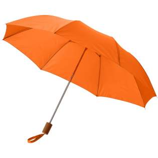 Gemakkelijk op te bergen, dat is zeker het geval met de Oho 20" paraplu. De paraplu is opvouwbaar en wordt geleverd met een etui dat het artikel beschermt bij het opbergen. Deze budgetvriendelijke paraplu heeft een metalen frame en een klein, lichtgewicht handvat dat goed in elke hand past. Dankzij zijn formaat past hij opgevouwen perfect in een (hand)tas. De Oho paraplu is gemaakt van duurzaam polyester, is geschikt voor meerdere bedrukkingsopties en is verkrijgbaar in verschillende kleuren.