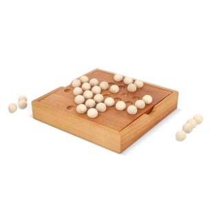 Ce jeu de solitaire en bois avec billes offre un défi captivant pour les joueurs de tous niveaux. Jouez en solo ou à tour de rôle avec d'autres, en élaborant des stratégies pour retirer un maximum de pièces en sautant l'une par-dessus l'autre. La boîte se transforme astucieusement d'un espace de rangement en plateau de jeu. Ce jeu de solitaire en bois avec billes offre un défi captivant pour les joueurs de tous niveaux. Jouez en solo ou à tour de rôle avec d'autres, en élaborant des stratégies pour retirer un maximum de pièces en sautant l'une par-dessus l'autre. La boîte se transforme astucieusement d'un espace de rangement en plateau de jeu.