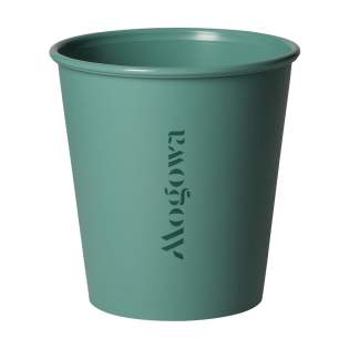 Gobelet réutilisable fabriqué à partir de matériaux biosourcés provenant de sources renouvelables. Ce gobelet empilable est une bonne alternative au gobelet à café jetable. S'adapte sous presque toutes les machines à café. 100% recyclable et sans BPA. Capacité 200 ml. Ce produit passe au lave-vaisselle. Le lavage à la main est recommandé pour préserver l’impression. Capacité 200 ml. Fabriqué en Allemagne. Gobelet réutilisable fabriqué à partir de matériaux biosourcés provenant de sources renouvelables. Ce gobelet empilable est une bonne alternative au gobelet à café jetable. S'adapte sous presque toutes les machines à café. 100% recyclable et sans BPA. Capacité 200 ml. Ce produit passe au lave-vaisselle. Le lavage à la main est recommandé pour préserver l’impression. Capacité 200 ml. Fabriqué en Allemagne.