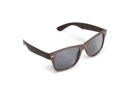 Introducing "Justin" sunglasses, where style meets sustainability. Crafted from innovative coffee fibre, these shades redefine eco-friendly fashion. With UV400 protection, they shield your eyes while making a bold statement. Embrace the future of eyewear with Justin – where sustainability never looked so chic.