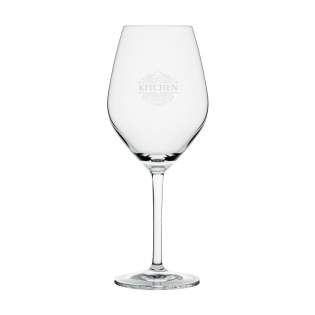 A classic wine glass, made from clear crystal glass. Cristal glass is colourless, strong and has a beautiful shine. The shape of the glass, a wide cup with a tapered mouth, contributes to an intense taste experience. This stylish glass is suitable for serving a red wine in catering establishments, during a business meeting or at home. Capacity 480 ml.