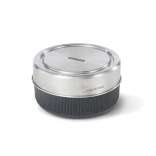 The silicone lid prevents splattering when microwaving and the base container is made from durable polypropylene combined with sustainably-sourced wood fibre which provides protection for the glass bowl and makes it easy to hold after microwaving. The stainless-steel lid screws onto the base to provide a leak-proof seal. Dishwasher safe The silicone lid prevents splattering when microwaving and the base container is made from durable polypropylene combined with sustainably-sourced wood fibre which provides protection for the glass bowl and makes it easy to hold after microwaving. The stainless-steel lid screws onto the base to provide a leak-proof seal. Dishwasher safe