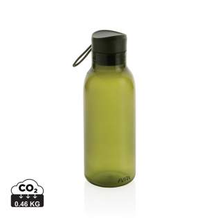 Die Atik-Flasche ist hervorragend, wenn Sie Wert auf leichte Tragbarkeit und minimalistisches Design legen. Der Flaschenkörper besteht zu 100% aus RCS-zertifiziertem RPET und recyceltem PP. Die RCS-Zertifizierung gewährleistet eine vollständig zertifizierte Lieferkette der recycelten Materialien. Nur Handwäsche. Dieses Produkt ist nur für kalte Getränke geeignet. Gesamter Recyclinganteil: 82% basierend auf dem Gesamtgewicht des Artikels. BPA-frei. Fassungsvermögen 500ml. Inklusive FSC®-zertifizierter Kraftverpackung. Verwandeln Sie die Box doch in einen Telefonhalter, Bleistifthalter oder Blumentopf!