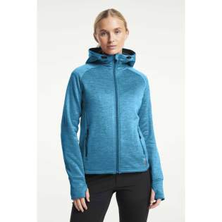 TXlite Hoodie Zip is een dameshoodie met rits en een perfecte pasvorm. Hij is super rekbaar en zeer comfortabel om te dragen. De capuchon en de zoom zijn verstelbaar en de ritssluiting heeft een omgevouwen kinbescherming. Als je hem als tussenlaag wilt dragen, voorkomen de verlengde mouwen met duimlussen dat de mouwen onder je jas blijven steken. Hij heeft ook twee voorzakken met ritssluiting, zodat je je spullen niet kwijtraakt. Draag hem als comfortabele hoodie of als lichte jas in de stad of tijdens buitenactiviteiten.