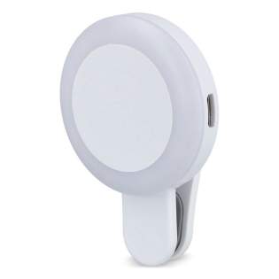 Verbessern Sie Ihre Selfies mit dieser LED-Leuchte aus recyceltem ABS+PC. Mit ultra-weißen LEDs und drei Helligkeitsstufen lässt sie sich leicht an jedem Telefon oder Tablet befestigen - für die besten Selfies, jederzeit und überall. Inklusive eines 20 cm langen USB-C-auf-USB-C-Ladekabels. Verbessern Sie Ihre Selfies mit dieser LED-Leuchte aus recyceltem ABS+PC. Mit ultra-weißen LEDs und drei Helligkeitsstufen lässt sie sich leicht an jedem Telefon oder Tablet befestigen - für die besten Selfies, jederzeit und überall. Inklusive eines 20 cm langen USB-C-auf-USB-C-Ladekabels.