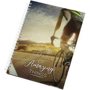 L'agenda non daté à couverture rigide Desk-Mate® A5 avec papier 80 g/m2 offre flexibilité et personnalisation dans un format pratique et portable. Sans dates préimprimées, vous pouvez commencer à planifier à tout moment, en personnalisant chaque page pour l'adapter à votre emploi du temps. Parfait pour noter vos pensées quotidiennes, vos objectifs ou vos rendez-vous à votre propre rythme, cet agenda A5 est idéal pour ceux qui recherchent un moyen intemporel et adaptable de rester organisés. Les modèles d'agendas sont disponibles en anglais, français, allemand, espagnol, italien, polonais et néerlandais.
