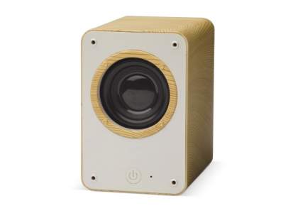 Rechteckiger kabelloser Lautsprecher  in Holzoptik. Ansprechendes und modernes Design mit einer guten Soundqualität mit 3 Watt. Einzeln verpackt in einer Geschenkbox.