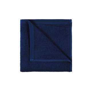 Das T1-S45 Salon Towel Marineblaues Salontuch von The One mit einer Größe von 45 x 90 cm.<br />Häufiges Waschen ist mit diesem Handtuch kein Problem, sogar Trockenwäsche ist möglich.<br />Das Handtuch ist angenehm zu tragen und durch die Stoffstärke von 400 gr/m2 sehr weich.<br />Die gekämmte Baumwolle hat eine hohe Saugfähigkeit.<br />Wählen Sie nun eine der verschiedenen Farben, die von den Farben Lateinamerikas inspiriert sind. Das T1-S45 Salon Towel Marineblaues Salontuch von The One mit einer Größe von 45 x 90 cm.<br />Häufiges Waschen ist mit diesem Handtuch kein Problem, sogar Trockenwäsche ist möglich.<br />Das Handtuch ist angenehm zu tragen und durch die Stoffstärke von 400 gr/m2 sehr weich.<br />Die gekämmte Baumwolle hat eine hohe Saugfähigkeit.<br />Wählen Sie nun eine der verschiedenen Farben, die von den Farben Lateinamerikas inspiriert sind.