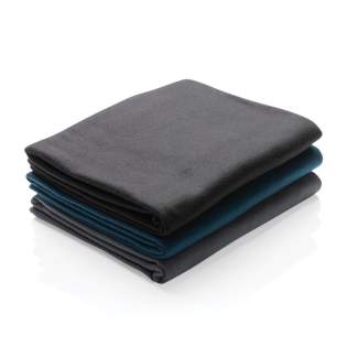 Couverture fabriquée en polaire 160g/m2. Facile à emporter partout avec vous grâce à la pochette à cordon incluse. Une fois dépliée, la couverture mesure L150xW120cm. Couverture fabriquée en polaire 160g/m2. Facile à emporter partout avec vous grâce à la pochette à cordon incluse. Une fois dépliée, la couverture mesure L150xW120cm.