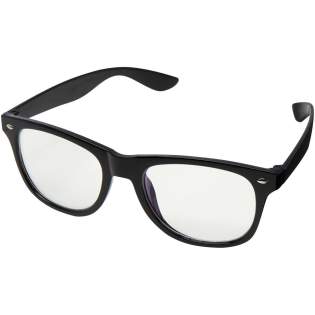 Die GazeGuard Anti-Blaulicht-Brille wurde entwickelt, um die Menge an blauem Licht, die das Auge erreicht, zu reduzieren und so die Arbeit am Computer/Tisch/Telefon zu erleichtern, ohne die Augen zu überanstrengen. Der Rahmen und die Bügel bestehen aus 100 % recyceltem Kunststoff und die Gläser aus Acrylglas. Eine Bedienungsanleitung wird mitgeliefert. Die GazeGuard Anti-Blaulicht-Brille wurde entwickelt, um die Menge an blauem Licht, die das Auge erreicht, zu reduzieren und so die Arbeit am Computer/Tisch/Telefon zu erleichtern, ohne die Augen zu überanstrengen. Der Rahmen und die Bügel bestehen aus 100 % recyceltem Kunststoff und die Gläser aus Acrylglas. Eine Bedienungsanleitung wird mitgeliefert.