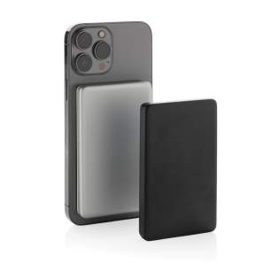 Ultradünne 5.000mAh Powerbank mit magnetischem, kabellosem 5W-Ladegerät, bei der das Gehäuse aus RCS-zertifiziert recyceltem Aluminium und recyceltem ABS-Kunststoff hergestellt ist. RCS (Recycled Claim Standard) ist ein Standard zur Überprüfung des R...