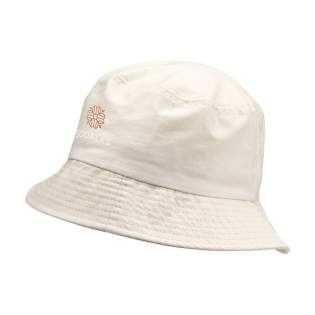 Bucket hat met moderne uitstraling en comfortabele pasvorm. Gemaakt van 95% gerecycled katoen en 5% RPET. One size 59 cm. Een stijlvolle bescherming tegen de zon. Deze trendy vissershoed kan door iedereen worden gedragen. GRS-gecerticeerd. Totaal gerecycled materiaal: 100%. Bucket hat met moderne uitstraling en comfortabele pasvorm. Gemaakt van 95% gerecycled katoen en 5% RPET. One size 59 cm. Een stijlvolle bescherming tegen de zon. Deze trendy vissershoed kan door iedereen worden gedragen. GRS-gecerticeerd. Totaal gerecycled materiaal: 100%.