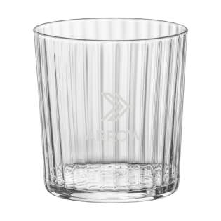 Wasserglas aus klarem Glas. Mit geriffeltem Glas an der Innenseite und einer glatten Außenseite. Dies verleiht dem Glas ein elegantes, besonderes Aussehen. Ein exklusives Glas zum Servieren von Wasser oder Softdrinks. Ideal für den Einsatz in der Gastronomie und bei besonderen Anlässen. Spülmaschinenfest. Fassungsvermögen 355 ml. Hergestellt in Europa. Wasserglas aus klarem Glas. Mit geriffeltem Glas an der Innenseite und einer glatten Außenseite. Dies verleiht dem Glas ein elegantes, besonderes Aussehen. Ein exklusives Glas zum Servieren von Wasser oder Softdrinks. Ideal für den Einsatz in der Gastronomie und bei besonderen Anlässen. Spülmaschinenfest. Fassungsvermögen 355 ml. Hergestellt in Europa.