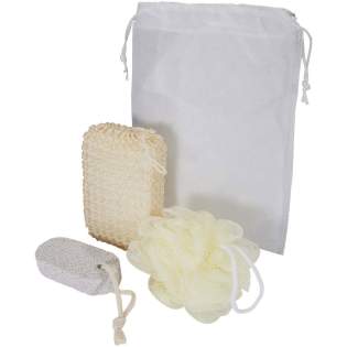 Ensemble d’accessoires de bain 3 pièces comprenant une boule de bain/un luffa, une pierre ponce et une éponge en sisal. Taille de la boule de bain/du luffa : 9 cm. Taille de la pierre ponce : 9,5 x 4,5 x 1,5 cm. Taille de l’éponge en sisal : 14 x 8 x 5 cm. Livré dans une pochette en polyester. Ensemble d’accessoires de bain 3 pièces comprenant une boule de bain/un luffa, une pierre ponce et une éponge en sisal. Taille de la boule de bain/du luffa : 9 cm. Taille de la pierre ponce : 9,5 x 4,5 x 1,5 cm. Taille de l’éponge en sisal : 14 x 8 x 5 cm. Livré dans une pochette en polyester.