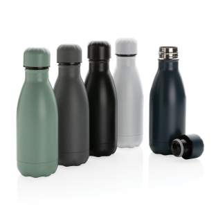 Steigern Sie Ihre tägliche Wasseraufnahme mit dieser einfarbigen, vakuumisolierten Edelstahlflasche. Die Flasche hält gekühlte Getränke bis zu 15 Stunden kalt und heiße Getränke bis zu 5 Stunden warm. Da sie in die in die meisten Getränkehalter passt... Steigern Sie Ihre tägliche Wasseraufnahme mit dieser einfarbigen, vakuumisolierten Edelstahlflasche. Die Flasche hält gekühlte Getränke bis zu 15 Stunden kalt und heiße Getränke bis zu 5 Stunden warm. Da sie in die in die meisten Getränkehalter passt...