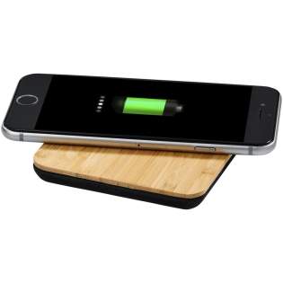 Een duurzamere keuze! Het draadloze oplaadstation is gemaakt van echt bamboe en biologisch katoen. Je kunt er je smartphone mee opladen zonder kabel. Ondersteunt draadloos opladen tot 1A voor apparaten die draadloos kunnen worden opgeladen. Draadloos opladen werkt alleen met smartphones waarbij dit wordt ondersteund. Voor apparaten die geen ondersteuning bieden voor draadloos opladen, is een externe draadloze oplaadontvanger of ontvangstkast vereist. Inclusief Micro USB-kabel. Een duurzamere keuze! Het draadloze oplaadstation is gemaakt van echt bamboe en biologisch katoen. Je kunt er je smartphone mee opladen zonder kabel. Ondersteunt draadloos opladen tot 1A voor apparaten die draadloos kunnen worden opgeladen. Draadloos opladen werkt alleen met smartphones waarbij dit wordt ondersteund. Voor apparaten die geen ondersteuning bieden voor draadloos opladen, is een externe draadloze oplaadontvanger of ontvangstkast vereist. Inclusief Micro USB-kabel.