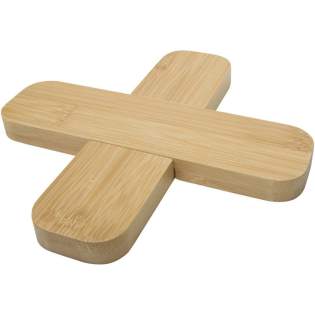 The Croc large bamboo trivet offers a practical and stylish way to protect countertops and tables from hot pots and dishes. Its natural design adds a touch of elegance, while ensuring surfaces stay safe and scratch-free. Trivet diameter: 15.3 cm.