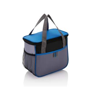 210D Polyester koeltas met voldoende ruimte voor een sixpack en lunch. Perfect voor een dagje zwemmen of een heerlijke picnic! PVC vrij.