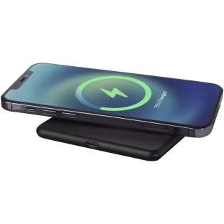 Wireless charging pad made of recycled ABS plastic. Connect the charging pad to a computer or laptop and place the device on top to start charging. Wireless output is 10W (max) for quick charging. Compatible with all Qi devices (iPhone 8 or above and Android devices that supports wireless charging). Delivered in a gift box with an instruction manual (both made of sustainable material).