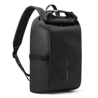 Sac à dos pour vélo résistant à l'eau Urban est le compagnon de voyage idéal, garantissant sécurité et commodité. En enroulant le compartiment principal et en le fixant à l'aide de la serrure à combinaison renforcée, le sac à dos offre une fermeture complète, qui peut également être utilisée pour verrouiller le sac autour d'un objet fixe. Le sac à dos se fixe facilement au cadre de votre vélo. À l'intérieur, des compartiments rembourrés peuvent accueillir un ordinateur portable de 16 pouces, tandis que des poches en filet permettent d'organiser les objets essentiels. L'extérieur minimaliste est fabriqué à partir d'un matériau PU de haute qualité, résistant à l'eau et durable, tandis que la doublure est fabriquée avec AWARE™, l'utilisation d'un véritable tissu recyclé est garantie. Contenu recyclé à hauteur de 32%. Modèle déposé®.<br /><br />FitsLaptopTabletSizeInches: 16.0<br />PVC free: true
