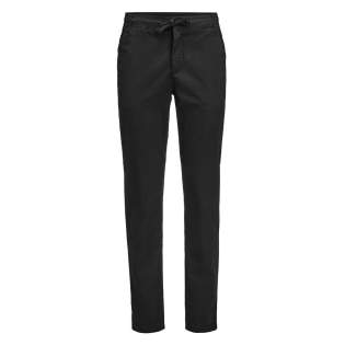 Ontdek het ultieme comfort en  een tijdloze stijl met de Freehold chino, vervaardigd uit 97% biologisch katoen en 3% elastaan voor een onberispelijke stretchkwaliteit en een moderne pasvorm. De tailleband heeft een verborgen drukknoop, een trekkoord en zij-elastieken voor extra comfort. Met twee steekzakken aan de voorkant en twee achterzakken biedt deze chino zowel stijl als functionaliteit. Met een uitgebreid assortiment aan maten, in totaal 24 verschillende maten, is er voor iedereen een perfecte pasvorm.<br />Ҩ Verpakt in een biobased, composteerbare zak.