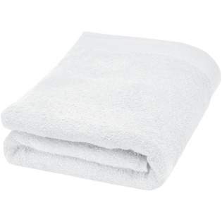 High quality and sustainable 550 g/m² towel that is delightfully thick, silky, and super soft to the skin. This item is certified STANDARD 100 by OEKO-TEX®. It guarantees that the textile product has been manufactured using sustainable processes under environmentally friendly and socially responsible working conditions and is free from harmful chemicals or synthetic materials. Available in a variety of beautiful colours to refine any home or hotel bathroom. The towel is dyed with a waterless dyeing process that reduces freshwater demand and prevents the large volumes of polluted water that are typical of water-based dyeing processes. Towel size: 70x140 cm. Made in Europe. 