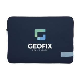 Housse robuste de Case Logic pour ordinateur portable 14 pouces. Cette fine housse en polyester est fabriquée à partir de mousse à mémoire de forme haut de gamme (6 mm d'épaisseur), elle offre ainsi une protection optimale. La doublure intérieure douce et moelleuse protège l'ordinateur portable des rayures. La housse possède une ouverture pratique asymétrique avec fermeture éclair. Housse robuste de Case Logic pour ordinateur portable 14 pouces. Cette fine housse en polyester est fabriquée à partir de mousse à mémoire de forme haut de gamme (6 mm d'épaisseur), elle offre ainsi une protection optimale. La doublure intérieure douce et moelleuse protège l'ordinateur portable des rayures. La housse possède une ouverture pratique asymétrique avec fermeture éclair.