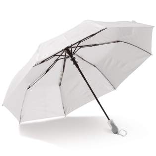 Beau parapluie pliable avec manche et poignée au design ergonomique. Les nervures du cadre sont en fibre de verre pour une durabilité accrue. Le cadre noir contraste agréablement avec le baldaquin blanc. Beau parapluie pliable avec manche et poignée au design ergonomique. Les nervures du cadre sont en fibre de verre pour une durabilité accrue. Le cadre noir contraste agréablement avec le baldaquin blanc.