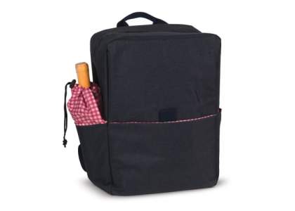Stylish backpack made of R-PET with heather effect. This thermo insulated bag keeps your food and drinks cool while on the way to a picnic. The smooth checkered lining is easy to clean and gives a nice little touch to this modern backpack. One side has a special pocket for a bottle of wine. Tableware for two included (plate, cup, fork/knife/spoon). 