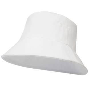 Le chapeau anti-UV recyclé Wicklow est fabriqué à partir de 70 % de coton recyclé et de 30 % de polyester recyclé. Il est conçu pour un ajustement confortable avec une circonférence de tête de 60 cm. Chaque chapeau est également livré avec un traceur Aware™. Cette fonction innovante permet aux utilisateurs de retracer l'origine et le parcours de leur article au moyen d'un QR code, ce qui accroît la transparence de la chaîne d'approvisionnement et favorise un lien plus étroit entre le produit et son processus de production.