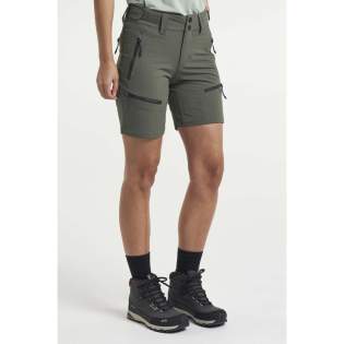 Deze zeer comfortabele, stijlvolle wandelshort voor dagelijks gebruik is gemaakt van duurzaam 4-way stretchmateriaal en is ontworpen voor dagelijkse buitenactiviteiten zoals vissen, wandelen, jagen of gewoon een uitstapje naar de stad. Door de stretchstof is hij zeer comfortabel om te dragen en gemakkelijk in te pakken. Hij beschikt over vier zakken met ritssluiting met ruimte voor essentiële spullen zoals je telefoon en portemonnee. Nauwsluitende pasvorm: kies een maat groter voor een meer relaxte pasvorm. De TXlite-serie van Tenson bestaat uit lichtgewicht, opvouwbare, alledaagse outdoorkleding gemaakt voor avontuurlijke reizen. Hij heeft een PFC-vrije waterafstotende afwerking. Deze zeer comfortabele, stijlvolle wandelshort voor dagelijks gebruik is gemaakt van duurzaam 4-way stretchmateriaal en is ontworpen voor dagelijkse buitenactiviteiten zoals vissen, wandelen, jagen of gewoon een uitstapje naar de stad. Door de stretchstof is hij zeer comfortabel om te dragen en gemakkelijk in te pakken. Hij beschikt over vier zakken met ritssluiting met ruimte voor essentiële spullen zoals je telefoon en portemonnee. Nauwsluitende pasvorm: kies een maat groter voor een meer relaxte pasvorm. De TXlite-serie van Tenson bestaat uit lichtgewicht, opvouwbare, alledaagse outdoorkleding gemaakt voor avontuurlijke reizen. Hij heeft een PFC-vrije waterafstotende afwerking.