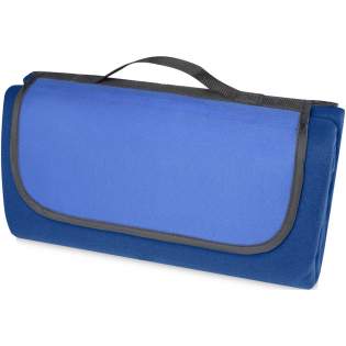 Water-resistant 140 g/m2 picnic blanket made of GRS certified recycled PET plastic, making it a sustainable choice. Once folded and secured, the blanket is easy to store and carry with the included carrying handle.
