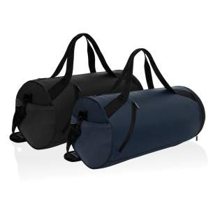 Soyez organisé et élégant avec le sac de sport en rPET Aware™ True. Ce sac durable et fonctionnel est doté d'une bandoulière réglable (140cm), de deux poignées en sangle avec une fermeture à bouton, et de multiples compartiments pour un rangement fac... Soyez organisé et élégant avec le sac de sport en rPET Aware™ True. Ce sac durable et fonctionnel est doté d'une bandoulière réglable (140cm), de deux poignées en sangle avec une fermeture à bouton, et de multiples compartiments pour un rangement fac...