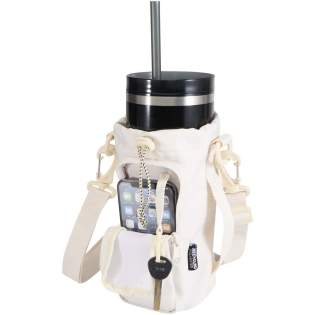 The Trip Aware™ recycled travel bottle bag is a practical and lightweight solution for staying hydrated on the move. Made from 290D twill polyester with a knitted backing and lined with RPET 210D/PU, it offers both durability and considered design. The main compartment features a drawstring closure and fits both large bottles with handles and smaller bottles, with a rear opening for easy access. A front pocket holds essentials such as a phone, and includes an internal slide pocket and a ribbon for securing keys. An adjustable strap and side handle offer flexible carrying options. Each bag also comes with an Aware™ tracer. This innovative feature allows users to trace the origins and journey of their item through a QR code, enhancing transparency in the supply chain and fostering a stronger connection between the product and its production process. Volume capacity: 2 litres.