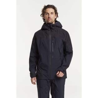 Het Himalaya Shell MPC Extreme Jacket is een waterdichte shell-jas, voorzien van Tensons gepatenteerde MPC Extreme-technologie (WP 20.000 mm/MP 20.000 g/m2/24u), die een lichtgewicht ontwerp, uiterst effectieve waterdichtheid en uitzonderlijk ademend vermogen combineert. <br /><br />Het Himalaya Shell MPC Extreme Jacket heeft een scala aan functies zoals een verstelbare zoom, voorgevormde mouwen, waterafstotende ritssluitingen, ventilatie, handige zakken en nog veel meer. De jas is voorzien van het RECCO® Rescue-systeem en heeft een PFC-vrije waterafstotende afwerking. <br /><br />Verkorte versie: <br />het Himalaya Shell MPC Extreme Jacket biedt uitstekende bescherming tegen regen en uitstekend ademend vermogen in een lichtgewicht ontwerp dankzij Tensons gepatenteerde waterdichte en ademende MPC-technologie. Het Himalaya Shell MPC Extreme Jacket is een waterdichte shell-jas, voorzien van Tensons gepatenteerde MPC Extreme-technologie (WP 20.000 mm/MP 20.000 g/m2/24u), die een lichtgewicht ontwerp, uiterst effectieve waterdichtheid en uitzonderlijk ademend vermogen combineert. <br /><br />Het Himalaya Shell MPC Extreme Jacket heeft een scala aan functies zoals een verstelbare zoom, voorgevormde mouwen, waterafstotende ritssluitingen, ventilatie, handige zakken en nog veel meer. De jas is voorzien van het RECCO® Rescue-systeem en heeft een PFC-vrije waterafstotende afwerking. <br /><br />Verkorte versie: <br />het Himalaya Shell MPC Extreme Jacket biedt uitstekende bescherming tegen regen en uitstekend ademend vermogen in een lichtgewicht ontwerp dankzij Tensons gepatenteerde waterdichte en ademende MPC-technologie.