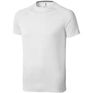 The Niagara short sleeve men's t-shirt is perfect for any active occasion. Made from 100% breathable and moisture-wicking 145 g/m² polyester fabric this t-shirt helps keep you cool and dry. The raglan sleeves and heat transfer neck label give extra freedom of movement while not irritating the skin. To stay safe, reflective details have been added for extra visibility.