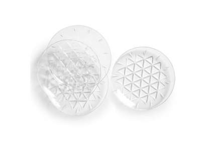 These plates (20cm) are made of acrylic plastic, but you have to look twice to realise it's not glass. The luxurious appearance of this unbreakable series not only comes into its own during your picnic, but can also be used during a BBQ in the garden or during your holiday. You always look good with these luxurious plates. Packed per 4 pieces.