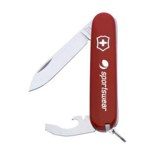 Origineel Zwitsers zakmes uit de Officiersserie van Victorinox met ABS heft, tussenplaten van hard-geadoniseerd aluminium en tools van 100% gerecycled staal. 4-delig met 8 functies: mes, combinatietool met blikopener, flesopener, draadstripper, schroevendraaier, sleutelring, pincet en tandenstoker. Inclusief gebruiksaanwijzing en met levenslange garantie op materiaal- en fabricagefouten. Victorinox staat wereldwijd symbool voor hoogwaardige kwaliteit, betrouwbaarheid, functionaliteit en perfectie. Op het bezit en/of dragen van messen of multitools in het openbaar kunnen lokale regels van toepassing zijn. Per stuk in doosje. Origineel Zwitsers zakmes uit de Officiersserie van Victorinox met ABS heft, tussenplaten van hard-geadoniseerd aluminium en tools van 100% gerecycled staal. 4-delig met 8 functies: mes, combinatietool met blikopener, flesopener, draadstripper, schroevendraaier, sleutelring, pincet en tandenstoker. Inclusief gebruiksaanwijzing en met levenslange garantie op materiaal- en fabricagefouten. Victorinox staat wereldwijd symbool voor hoogwaardige kwaliteit, betrouwbaarheid, functionaliteit en perfectie. Op het bezit en/of dragen van messen of multitools in het openbaar kunnen lokale regels van toepassing zijn. Per stuk in doosje.