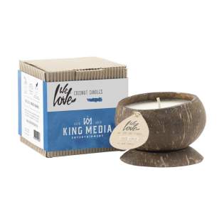Cette bougie naturelle à la noix de coco de la marque 'We Love The Planet' est composée à 100% de cire de soja, ne contient aucun produit chimique et également biodégradable et ne compte pas moins de 40 à 45 heures de combustion. La mèche est en coton non blanchi. La bougie est livrée avec un support assorti, mais peut également flotter sur l'eau. Un véritable accroche-regard pour n'importe quel intérieur. La noix de coco étant un produit naturel, chaque bougie est unique. Cela donne à chaque bougie un caractère attrayant et ludique ! Disponible en différents parfums. Fourni individuellement dans une boîte cadeau kraft. Afin de garantir que le processus de fabrication ne contribue pas à une déforestation à grande échelle, la cire de soja utilisée dans ces bougies provient d'une plantation de soja biologique et responsable. La mèche est en coton non blanchi. Les coques de noix de coco utilisées sont des déchets provenant principalement de l’industrie alimentaire thaïlandaise. Cette bougie naturelle à la noix de coco de la marque 'We Love The Planet' est composée à 100% de cire de soja, ne contient aucun produit chimique et également biodégradable et ne compte pas moins de 40 à 45 heures de combustion. La mèche est en coton non blanchi. La bougie est livrée avec un support assorti, mais peut également flotter sur l'eau. Un véritable accroche-regard pour n'importe quel intérieur. La noix de coco étant un produit naturel, chaque bougie est unique. Cela donne à chaque bougie un caractère attrayant et ludique ! Disponible en différents parfums. Fourni individuellement dans une boîte cadeau kraft. Afin de garantir que le processus de fabrication ne contribue pas à une déforestation à grande échelle, la cire de soja utilisée dans ces bougies provient d'une plantation de soja biologique et responsable. La mèche est en coton non blanchi. Les coques de noix de coco utilisées sont des déchets provenant principalement de l’industrie alimentaire thaïlandaise.
