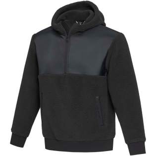 Der Evans Sherpa Fleecepullover ist aus recyceltem GRS-Polyester hergestellt, mit einem Kontraststoff aus 100 % recyceltem GRS-Nylon, das für einen modernen Look sorgt und gleichzeitig die Umweltbelastung reduziert. Dieser Fleecesweater bietet einen leicht übergroßen Schnitt für einen lässigen Look. Der 1/4-Reißverschluss in der Mitte der Vorderseite und die Kapuze bieten individuellen Schutz bei wechselnden Wetterbedingungen. Ob Sie die Natur erkunden oder einfach nur zu Hause chillen, der Evans Unisex Sherpa Fleece-Hoodie verspricht unvergleichlichen Komfort und modernen Style. Der Evans Sherpa Fleecepullover ist aus recyceltem GRS-Polyester hergestellt, mit einem Kontraststoff aus 100 % recyceltem GRS-Nylon, das für einen modernen Look sorgt und gleichzeitig die Umweltbelastung reduziert. Dieser Fleecesweater bietet einen leicht übergroßen Schnitt für einen lässigen Look. Der 1/4-Reißverschluss in der Mitte der Vorderseite und die Kapuze bieten individuellen Schutz bei wechselnden Wetterbedingungen. Ob Sie die Natur erkunden oder einfach nur zu Hause chillen, der Evans Unisex Sherpa Fleece-Hoodie verspricht unvergleichlichen Komfort und modernen Style.