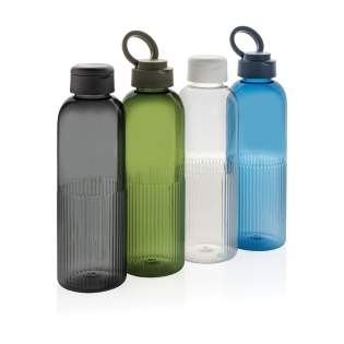 Setzen Sie ein Statement mit der Ripple. Eine einzigartig gestaltete Wasserflasche mit einem Wellenmuster am Boden für einen unverwechselbaren Look und besseren Halt. Der sichere Schraubverschluss verfügt über einen integrierten Griff, sodass Sie die...