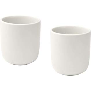 Enjoy your favourite hot beverages with the Male 2-piece 200 ml ceramic cup set. Perfectly sized for coffee, tea, or other drinks, each cup features a smooth finish and ergonomic design for a comfortable grip. The sleek, modern style adds elegance to any kitchen or café setting.