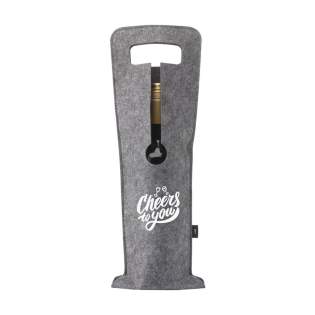 WoW! Trendiger Weinflaschenhalter aus RPET-Filz. Diese Wein-Geschenkverpackung bietet Platz für eine Flasche Wein (nicht im Lieferumfang enthalten) mit einem Durchmesser von ca. 7,5 cm. GRS-zertifiziert. Recyceltes Material insgesamt: 95%. WoW! Trendiger Weinflaschenhalter aus RPET-Filz. Diese Wein-Geschenkverpackung bietet Platz für eine Flasche Wein (nicht im Lieferumfang enthalten) mit einem Durchmesser von ca. 7,5 cm. GRS-zertifiziert. Recyceltes Material insgesamt: 95%.
