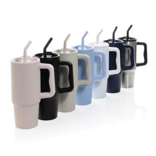 Ervaar de grote capaciteit en handig draagbare drinkbeker Embrace - niet te groot, niet te klein. Zijn comfortabele handvat en slanke basis maken het perfect voor de meeste auto bekerhouders, waardoor je verfrist blijft, of je nu een lange dag vergad... Ervaar de grote capaciteit en handig draagbare drinkbeker Embrace - niet te groot, niet te klein. Zijn comfortabele handvat en slanke basis maken het perfect voor de meeste auto bekerhouders, waardoor je verfrist blijft, of je nu een lange dag vergad...