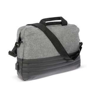 Addison" est un sac à bandoulière élégant et antivol. Conçu pour le style de vie moderne, il garde vos objets essentiels en sécurité grâce à des fermetures à glissière cachées. Transportez vos affaires avec style, sans souci. Parfait pour vos aventures quotidiennes. Addison" est un sac à bandoulière élégant et antivol. Conçu pour le style de vie moderne, il garde vos objets essentiels en sécurité grâce à des fermetures à glissière cachées. Transportez vos affaires avec style, sans souci. Parfait pour vos aventures quotidiennes.