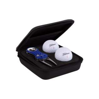 Luxe geschenkverpakking met een metalen pitchfork met magnetische ball marker en 2 Titleist TruFeel golfballen.