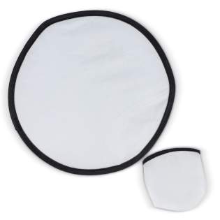 Frisbee pliable en PET 190T 100% recyclé dans une pochette. Personnalisez ce produit avec un design en sublimation couleur. Taille de la pochette : 100x90mm Frisbee pliable en PET 190T 100% recyclé dans une pochette. Personnalisez ce produit avec un design en sublimation couleur. Taille de la pochette : 100x90mm