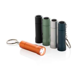 3 LED zaklamp van zakformaat, gemaakt van RCS-gerecycled aluminium. Totaal gerecycled gehalte: 50% op basis van het totale productgewicht. RCS-certificering zorgt voor een volledig gecertificeerde toeleveringsketen van de gerecyclede materialen. Met ... 3 LED zaklamp van zakformaat, gemaakt van RCS-gerecycled aluminium. Totaal gerecycled gehalte: 50% op basis van het totale productgewicht. RCS-certificering zorgt voor een volledig gecertificeerde toeleveringsketen van de gerecyclede materialen. Met ...